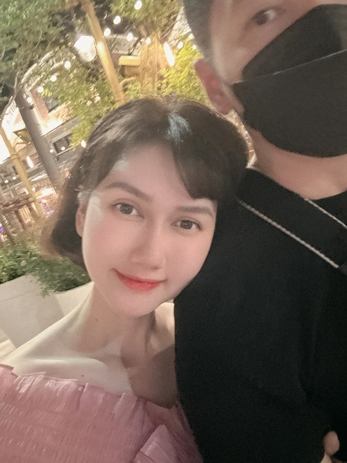 Hương Giang và bạn trai có nhiều khoảnh khắc tình tứ.