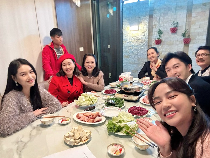 Nhờ miệt mài đóng phim, năm 2022, Đình Tú tậu được căn hộ đầu tiên.