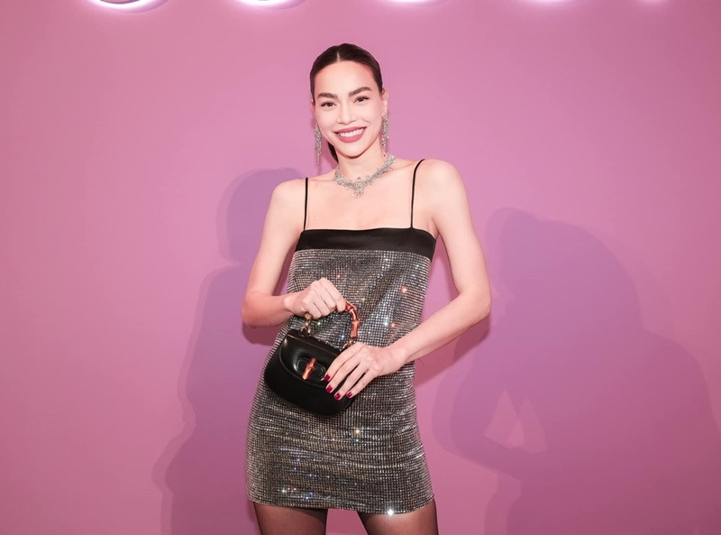 Nữ ca sĩ giữ được vóc dáng thon gọn ở tuổi 40. Ảnh: FBNV.