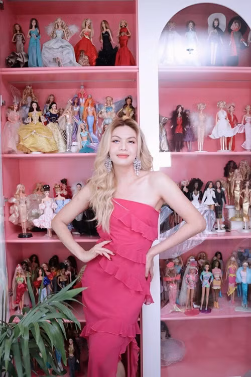 Đào Bá Lộc mặc gợi cảm hơn sau thời gian lựa chọn phong cách kín đáo.