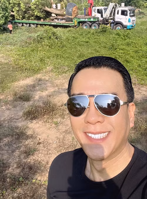 Khi tổ chức đám cưới, Hà Thanh Xuân và doanh nhân Thắng Ngô vướng ồn ào. Nhiều người đặt nghi vấn Hà Thanh Xuân là người thứ ba. Thời điểm đó, "vua cá Koi" phủ nhận, anh cho biết đã ly hôn người vợ đầu tiên trước khi gặp Hà Thanh Xuân. Tháng 10/2023, anh tung bằng chứng để một lần nữa để phủ nhận tin đồn.