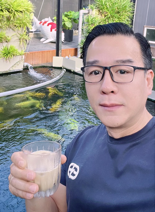 Giống Hà Thanh Xuân, Thắng Ngô tập trung cho công việc.