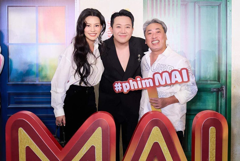 Cặp đôi sánh đôi tại các sự kiện giải trí.