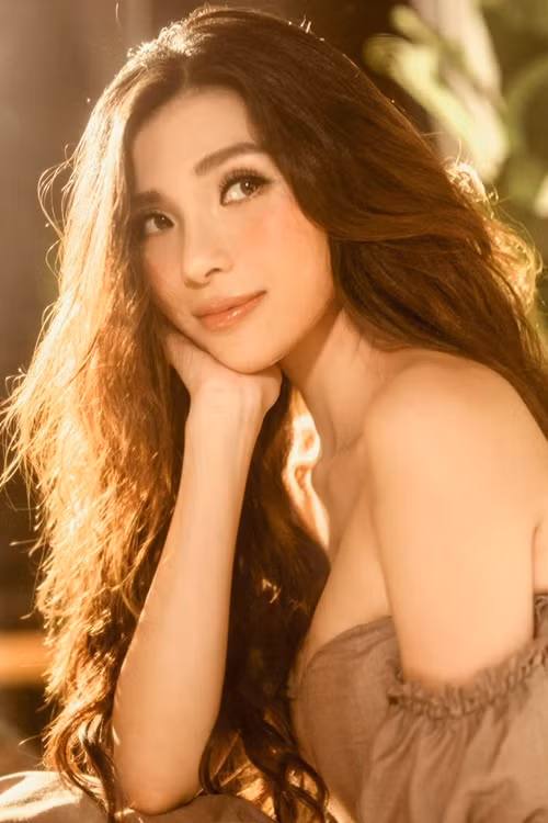 Vòng một cuốn hút của nữ diễn viên sau khi phẫu thuật thẩm mỹ.