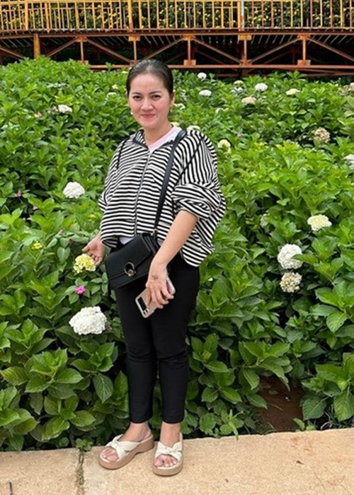 Con gai NSUT Vu Linh hien the nao sau 1 nam cha qua doi?