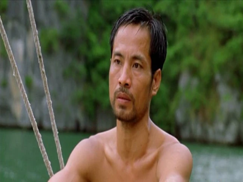 Ngoài phim truyền hình, phim chiếu mạng, nam nghệ sĩ từng tham gia các dự án phim quốc tế. Ông đóng các phim: Đông Dương, Mùa hè chiều thẳng đứng, Xích lô, Hai cô con gái ông chủ vườn thuốc... Ảnh: Dân Việt.