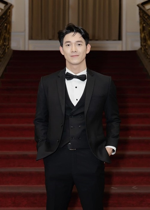 Song Luân từng yêu một cô gái làm mẹ đơn thân. Về người yêu cũ này, Song Luân từng cho biết, chỉ cần cô yêu anh thôi, anh sẽ bỏ hết công việc ra Hà Nội, chạy xe ôm, nuôi con của cô. Ảnh: FBNV.