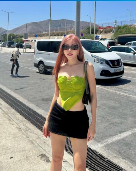 Trang Pháp sở hữu tủ đồ "hack tuổi", sành điệu - Hình 2 Trang Phap so huu tu do