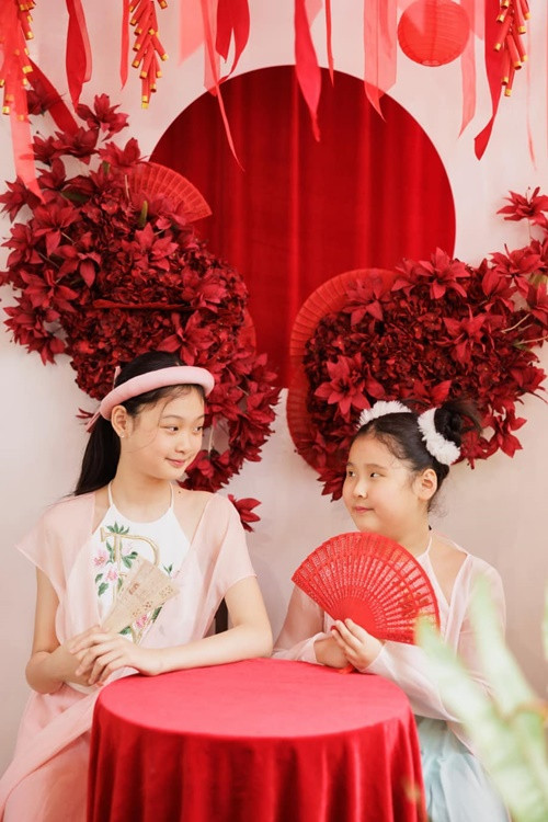 Tiểu Panda giống mẹ nhiều hơn, trong khi đó, Polar lại là "bản sao" của ông bố người Trung Quốc.