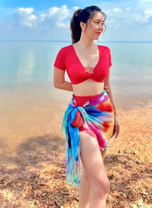 Ở tuổi 39, Lê Phương vẫn trẻ trung, gợi cảm.