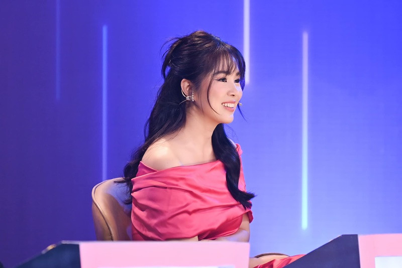 Nhiều người khen ngợi cô còn đẹp hơn cả thời chưa sinh con.