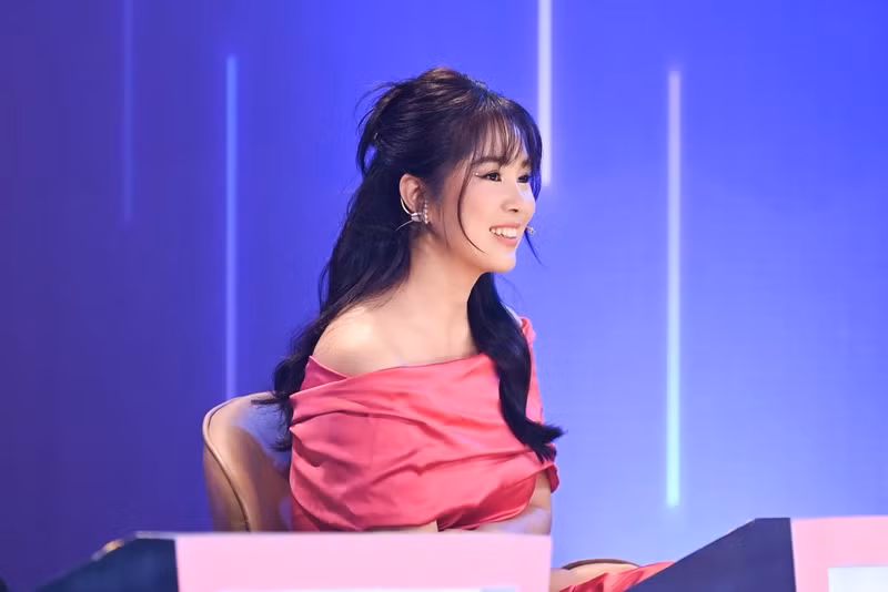 Nhiều người khen ngợi cô còn đẹp hơn cả thời chưa sinh con.