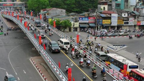 Trong cuộc họp giao ban báo chí Thành ủy, chiều 27/1/2015 về vấn đề sai phạm trong dự án cầu vượt Nguyễn Chí Thanh - Kim Mã, ông Phạm Gia Yên - Chánh thanh tra Bộ Xây dựng quan niệm một cách rất “thoáng” rằng “một dự án vài nghìn tỷ mà sai phạm có ngần ấy (1,36 tỷ) là tốt rồi”.