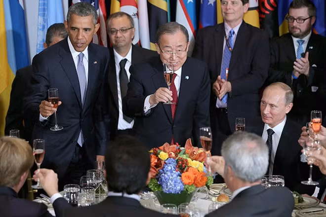 Ông Putin và ông Obama được bố trí ngồi cạnh Tổng thư ký Ban Ki Moon.