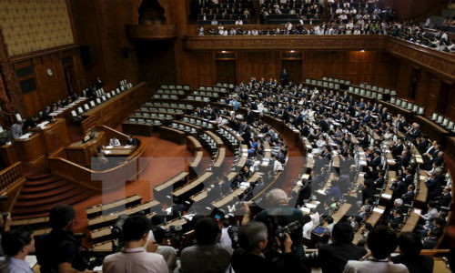 Dao luat an ninh moi cua Nhat: My cuoi, Trung Quoc meo