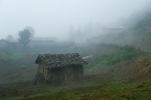 Kermanshah là thành phố ô nhiễm thứ ba của Iran, với PM 10 trung bình 229 mcg/m3.