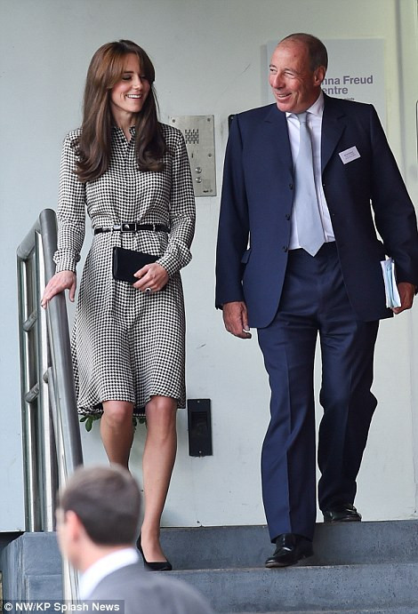 Cô dâu Hoàng gia Anh muốn tìm hiểu về cách thức hoạt động của tổ chức từ thiện này để thay đổi cách chăm sóc sức khỏe tâm lý của trẻ nhỏ.