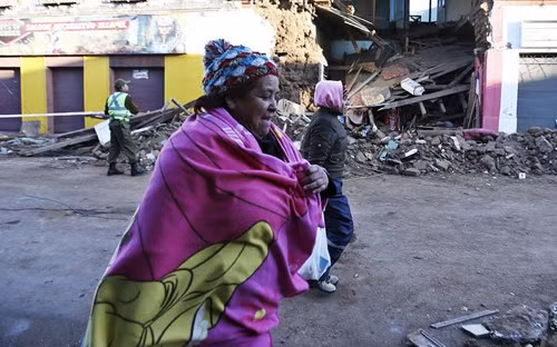 Tối 16/9 (giờ địa phương), trận động đất mạnh 8,3 độ Richter đã xảy ra ở vùng biển ngoài khơi Chile, khiến ít nhất 10 người thiệt mạng.