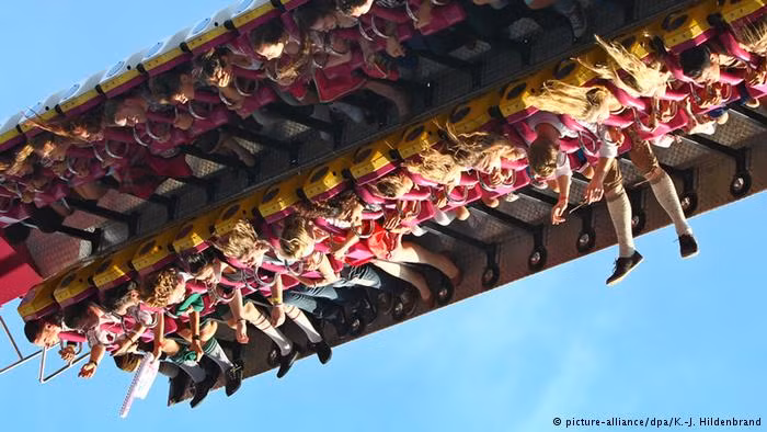 Bạn cảm thấy thế giới như đảo lộn. Và sau khi bị mời ra khỏi quán vào lúc 11 giờ tối, bạn muốn lên một chuyến tàu lượn siêu tốc trước khi ghé vào một quán bar bên đường. Tuy điều này có thể nguy hiểm nhưng sự lựa chọn là của riêng bạn.