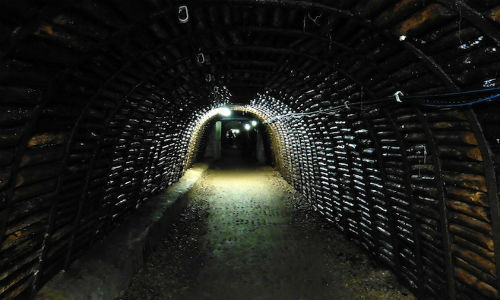 Đường hầm có chiều dài 55km, nằm cách Ussuriysk 55km và cách Vladivostok 153km.