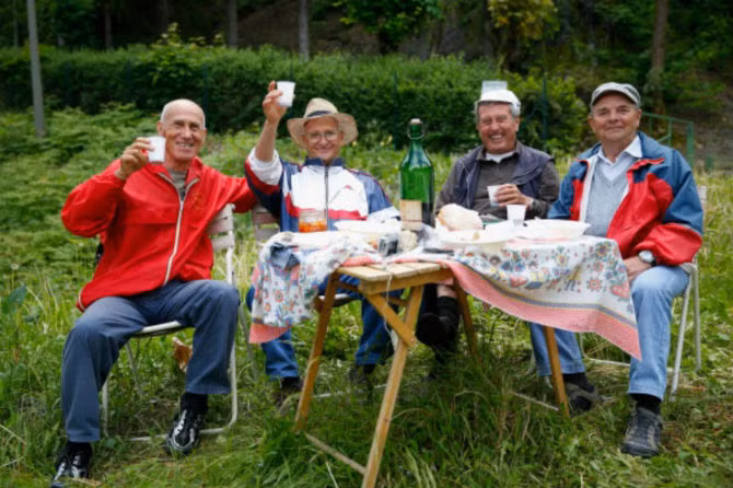 Đứng thứ 5 trong danh sách nơi người dân có tuổi thọ trung bình cao nhất thế giới là Italy. Tuổi thọ trung bình của nam giới và nữ giới tương ứng là 80,2 và 85.