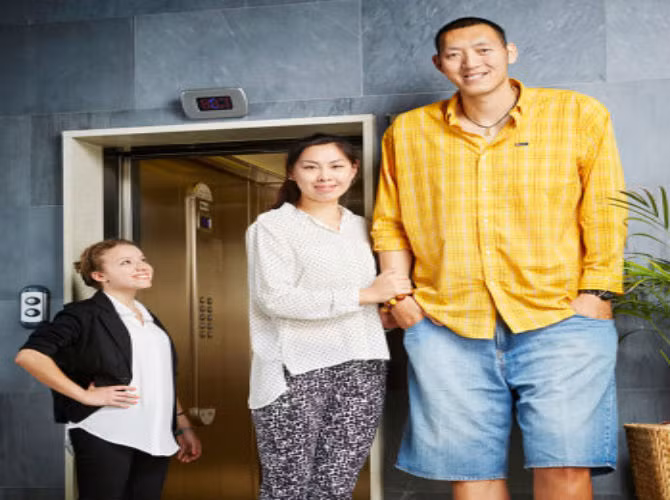 Cặp vợ chồng cao nhất thế giới Sun Mingming và Xu Yan.