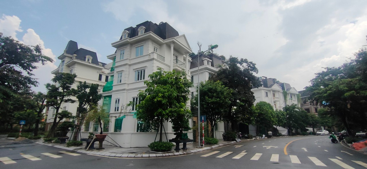 Cũng có hàng trăm biệt thự tại Khu đô thị Lideco được hoàn thiện.