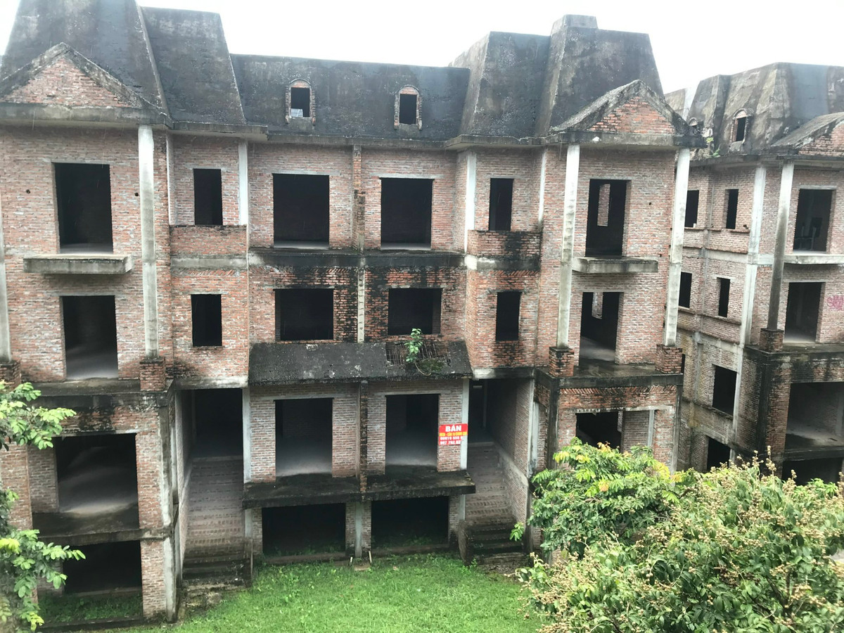 Cảnh hoang tàn tại nhiều khu biệt thự Lideco.