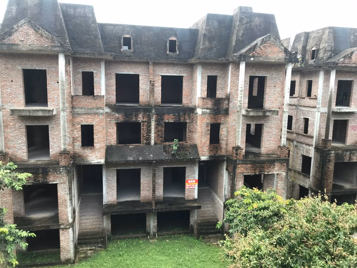 Cảnh hoang tàn tại nhiều khu biệt thự Lideco.