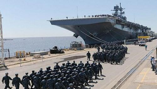 Lớp tàu này thiết kế để hỗ trợ lính thủy đánh bộ Mỹ trong các hoạt động đổ bộ cũng như cứu hộ.Với tư duy chiến thuật mới thiên hoàn toàn về đổ bộ đường không, LHA-6 không có khoang đổ bộ ngập nước truyền thống như các tàu thế hệ trước.