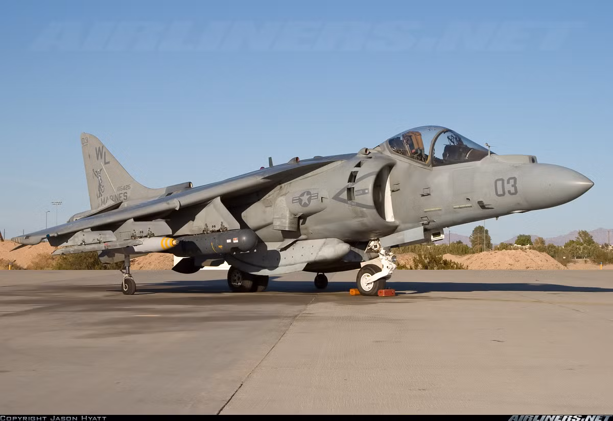 Trong năm 1987, McDonnell hoàn thành thiết kế sơ bộ về một máy bay tạm gọi là AV-8E. Thiết kế này sử dụng một phiên bản mạnh hơn của động cơ Pegasus, gốc cánh kéo dài LERX lớn hơn và sử dụng radar cung cấp cả hai chế độ không-đối-không và không-đối-đất. Ở phiên bản này, máy bay sẽ được trang bị radar AN/APG-65 được dùng trên F/A-18 Hornet, có cả 2 chế độ không-đối-không và không-đối-đất. Phiên bản này được gọi là AV-8B+ Harrier II Plus.