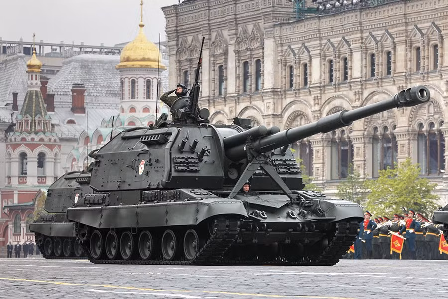 Lựu pháo tự hành Msta-S được đưa vào trang bị chính thức trong Quân đội Liên Xô năm 1989, tới nay nó vẫn là khẩu pháo chủ lực của pháo binh Quân đội Liên bang Nga.