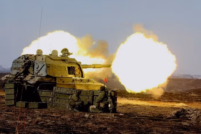 Hỏa lực chính của 2S19 Msta-S là khẩu pháo 152mm L/47 2A64 tầm bắn xa 24,7km và 36km với loại đạn pháo tăng tầm, một kíp chiến đấu được huấn luyện tốt có thể đạt tốc độ bắn tối đa 6-8 viên/phút (tuy vậy thì vẫn thua PzH 2000).