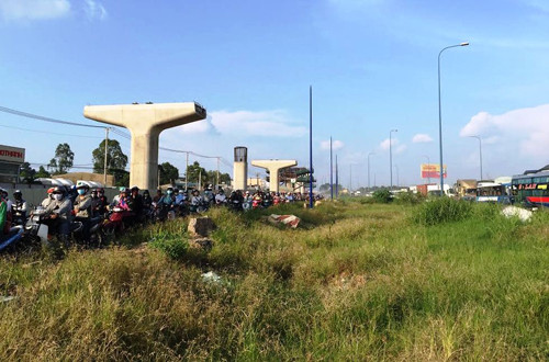 Xe dau keo can chet nguoi o cua ngo Sai Gon-Hinh-3