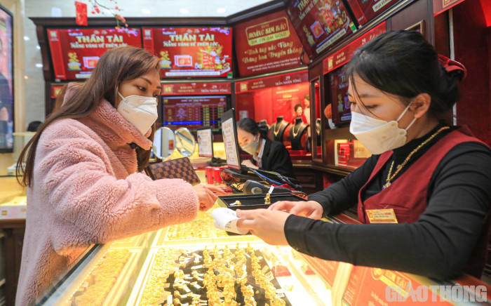 Gia vang ngay 10/2: Vang Than Tai giam manh