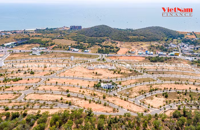 Dự án đã được UBND tỉnh Bình Thuận phê duyệt phương án đấu giá giao quyền sử dụng đất. Phương thức đấu giá: Chung một gói đấu giá, theo hiện trạng đất thô và khách hàng trúng đấu giá tự bỏ toàn bộ kinh phí để đầu tư cơ sở hạ tầng xung quanh và bên trong phạm vi dự án. (Ảnh: VietnamFinace).