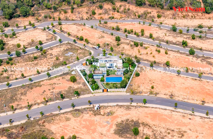 Ngày 16/1/2017, CTCP Tân Việt Phát có văn bản gửi Sở Tài nguyên và Môi trường và UBND tỉnh Bình Thuận đề nghị tỉnh giao 3 lô đất này nhưng không đấu giá quyền sử dụng đất. (Ảnh: VietnamFinace).