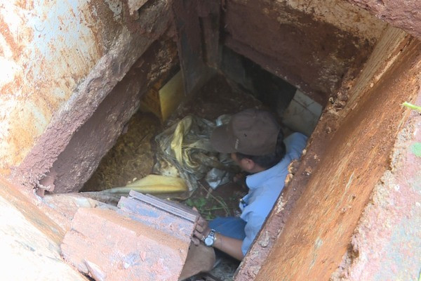 Tại cơ quan công an, đối tượng Luân khai nhận do nghiện ma túy từ nhiều năm nay, để có tiền mua ma túy sử dụng, Luân thường xuyên đi trộm cắp. Khi đi, Luân mang các dụng cụ phá khóa cửa, 1 bịch ớt bột để khi có người đuổi theo sẽ ném lại.