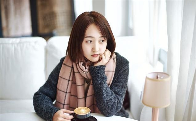 Ban gai cua anh trai lung tung thua nhan nghe nghiep, ca nha toi “dung hinh“