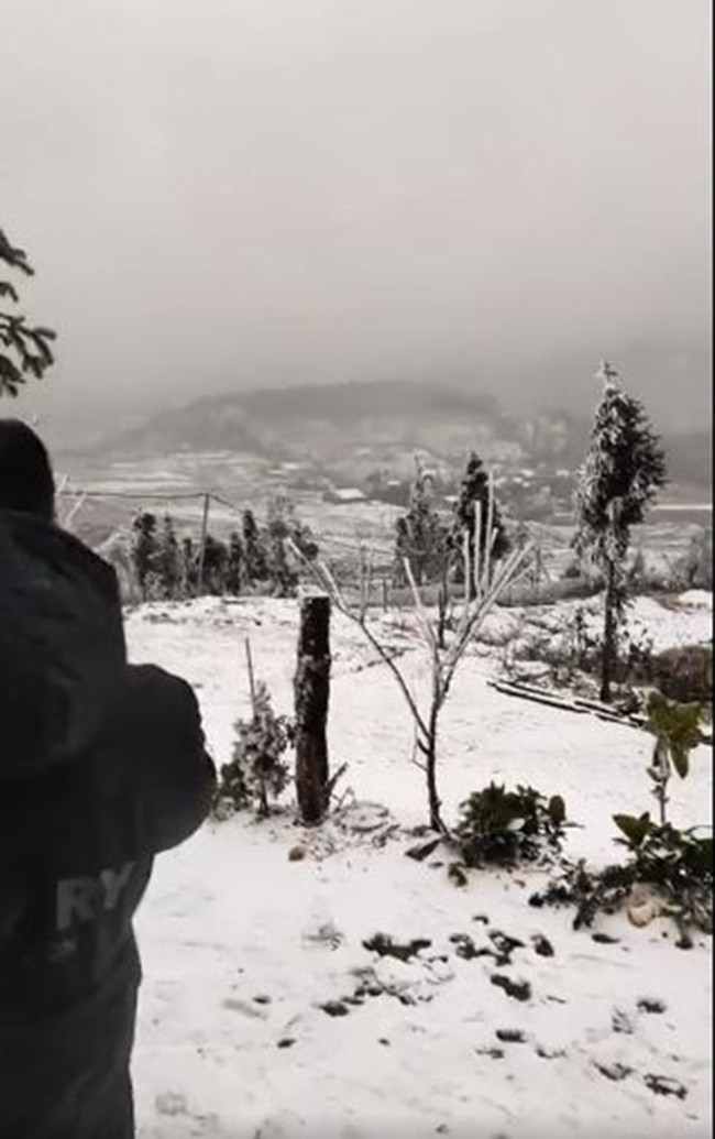 Tuyết rơi khiến khung cảnh nơi đây như ở châu Âu. 