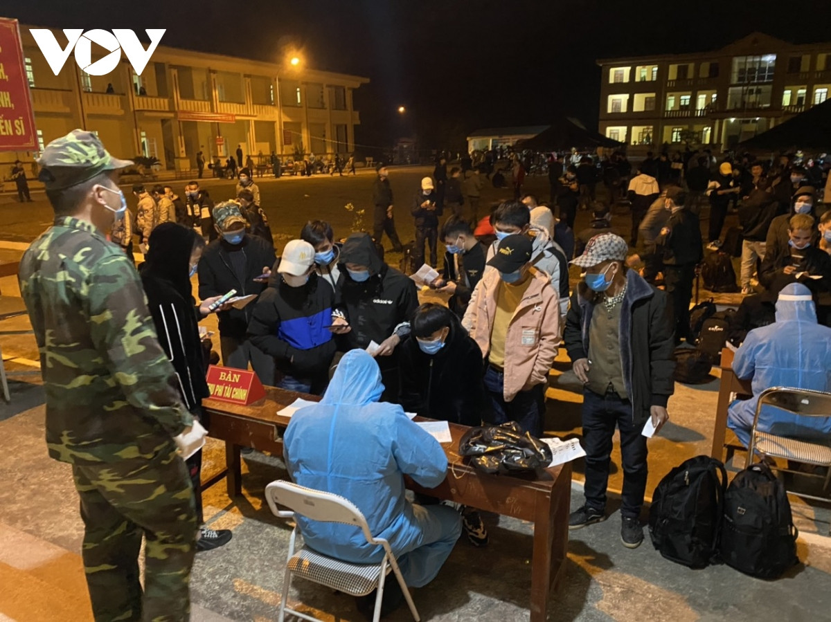 Mot nguoi nhap canh trai phep bo tron khoi khu cach ly