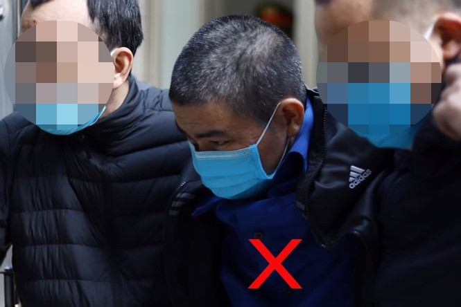  Cái kết cho kẻ sát hại vợ bằng chiếc đục: Ngày 6/8/2020, hai vợ chồng Đặng Hùng Mạnh (SN 1980, trú xã Cam Thượng, huyện Ba Vì, TP Hà Nội) nảy sinh mâu thuẫn do nghi ngờ con trai không phải là con ruột mình. Bà Trịnh Thị Thu N. (SN 1981, cùng trú địa chỉ trên) bị Mạnh dùng chiếc đục đâm nhiều nhát vào người khiến nạn nhân tử vong. Hôm nay, TAND TP Hà Nội đã tuyên phạt Mạnh tù chung thân về hành vi giết người.