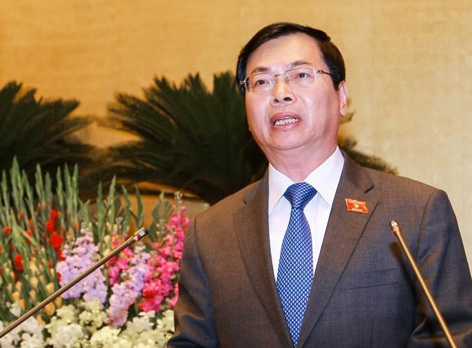 Theo cáo trạng của Viện Kiểm sát nhân dân Tối cao, Tổng Công ty cổ phần Bia – Rượu – Nước giải khát Sài Gòn (Sabeco) được giao cho khu đất tại số 2-4-6 Hai Bà Trưng (phường Bến Nghế, Quận 1, Thành phố Hồ Chí Minh).