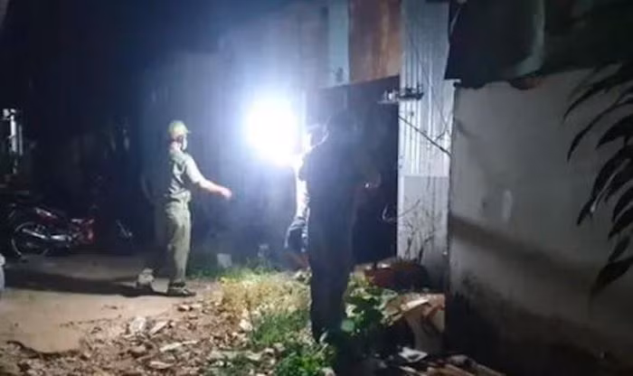  Phát hiện thi thể người đàn ông tử vong bất thường: Ngày 7/2, Công an TP Đồng Xoài, Bình Phước cho biết, người dân sinh sống trên địa bàn KP Phú Cường, phường Tân Phú, TP Đồng Xoài vừa phát hiện thi thể người đàn ông nằm sõng soài ngay cạnh chiếc xe máy. Hiện lực lượng chức năng đang xác minh danh tính và điều tra làm rõ vụ án mạng trên. 