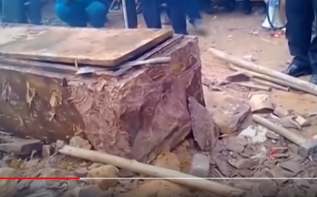 Ngày 26/12/2013, Công an tỉnh Hà Tĩnh đã tiến hành khai quật tử thi và quyết định trưng cầu Viện Khoa học hình sự, Bộ Công an giám định xác định nguyên nhân cái chết của anh Bình. 