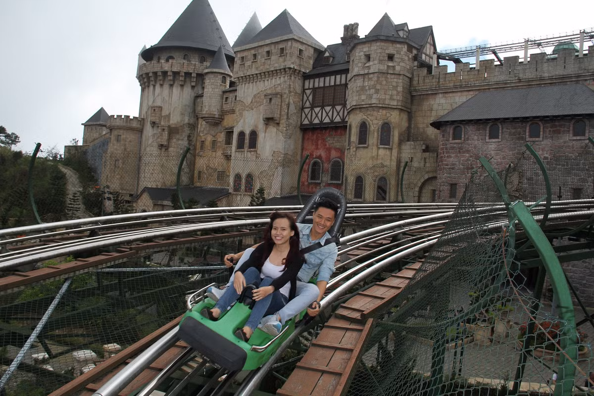 Với những cặp đôi ưa thích sự mạo hiểm các trò chơi cảm giác mạnh sẽ mang niềm hứng khởi cho người nhập cuộc.