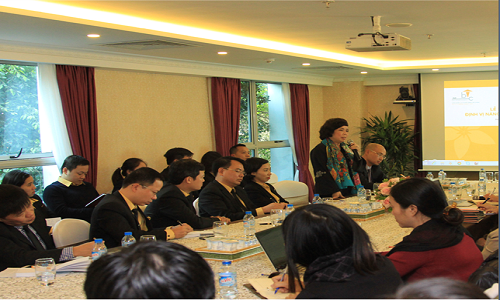 Bà Thái Hương - Tổng Giám Đốc BAC A BANK phát biểu chỉ đạo.