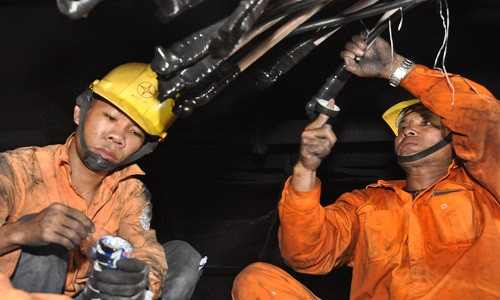 Ho tro khac phuc su co cap dien cho chung cu Xa La sau hoa hoan-Hinh-5