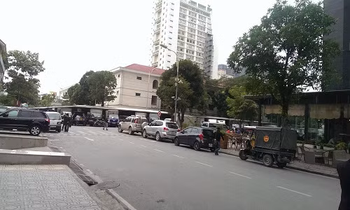 Su that thong tin “Ben xe chui trong long thanh pho”-Hinh-2