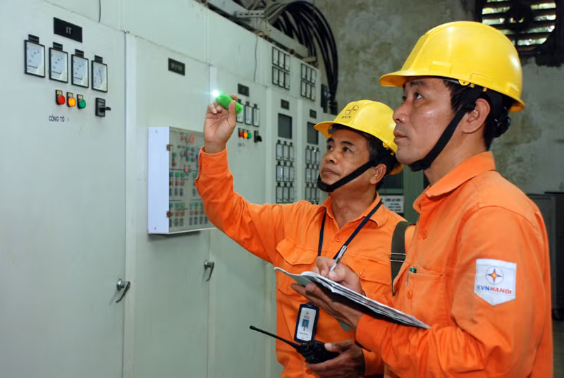 EVN HANOI tang cuong cong tac dam bao dien tai DHDB Thanh pho-Hinh-2